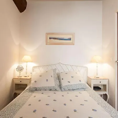 A8 - 2 Bdr Duplex Remparts Heart Of Old Apartament